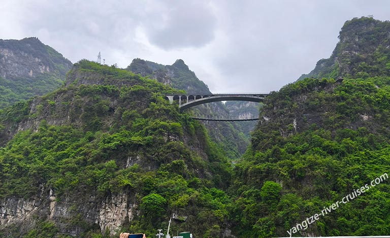 Clare and James Enjoyed the Shore Excursions Arranged by Century Legend in April 2025 Yangtze China Tour Review