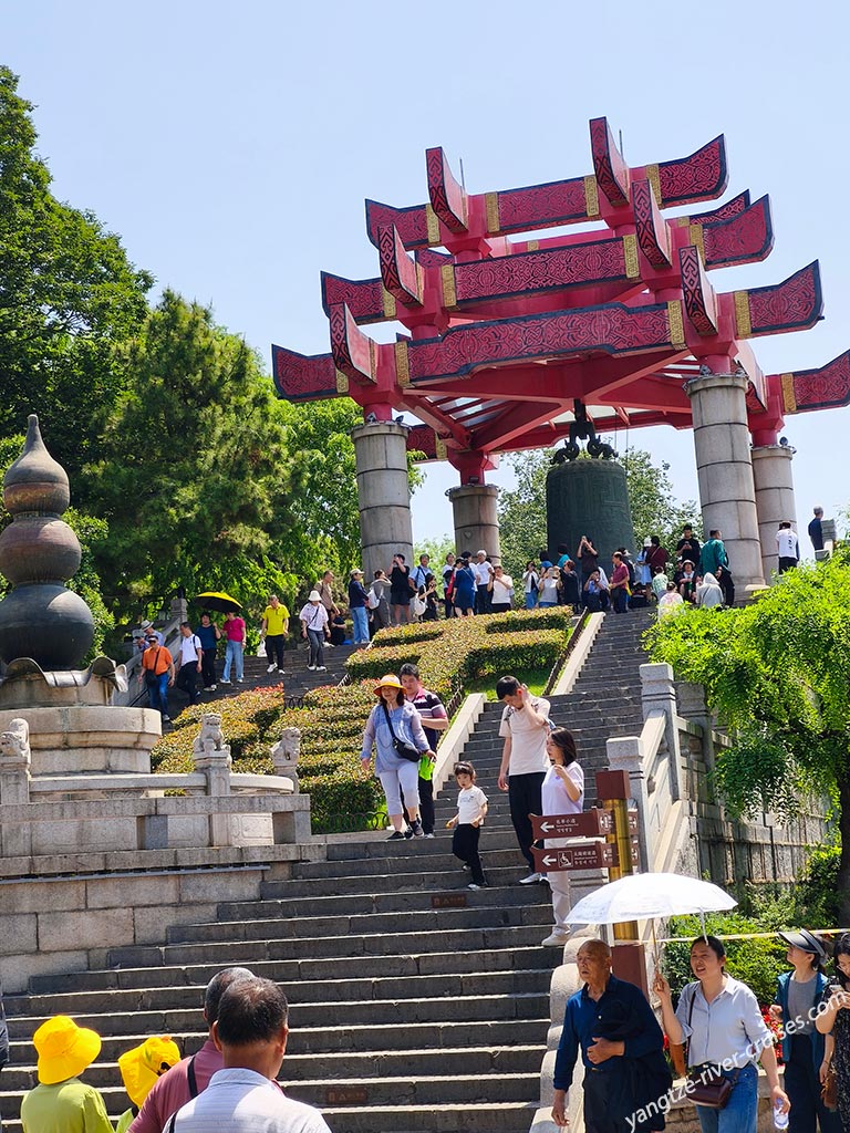 Clare and James Enjoyed the Shore Excursions Arranged by Century Legend in April 2025 Yangtze China Tour Review