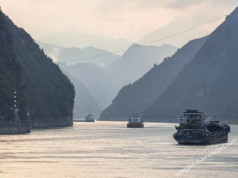 Clare and James Enjoyed the Shore Excursions Arranged by Century Legend in April 2025 Yangtze China Tour Review