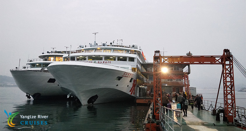 Boarding Yangtze Gold 8 at Yichang Maoping Port