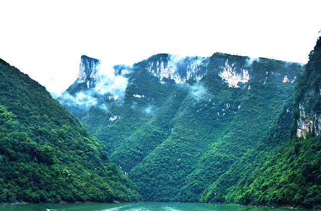 Three Gorges Cruise - Upstream