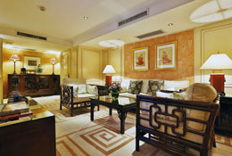 The sitting room of Madarin Suite