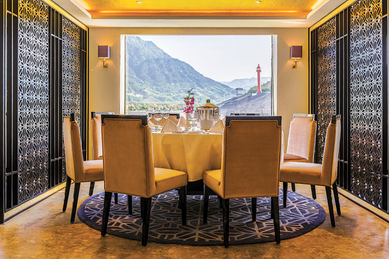 VIP Restaurant on Yangtze Explorer