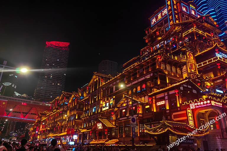 Hongya Cave in Chongqing