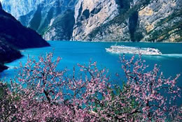 Beautiful Landscape of Xiling Gorge